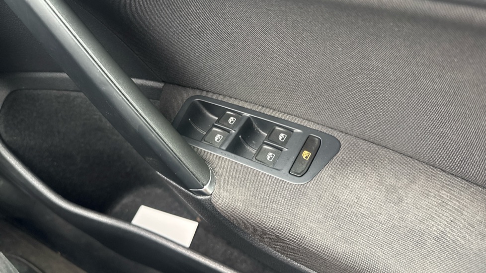 Volkswagen Golf 1.6 TDI 110 Match 5dr Diesel Hatchback - Image 40