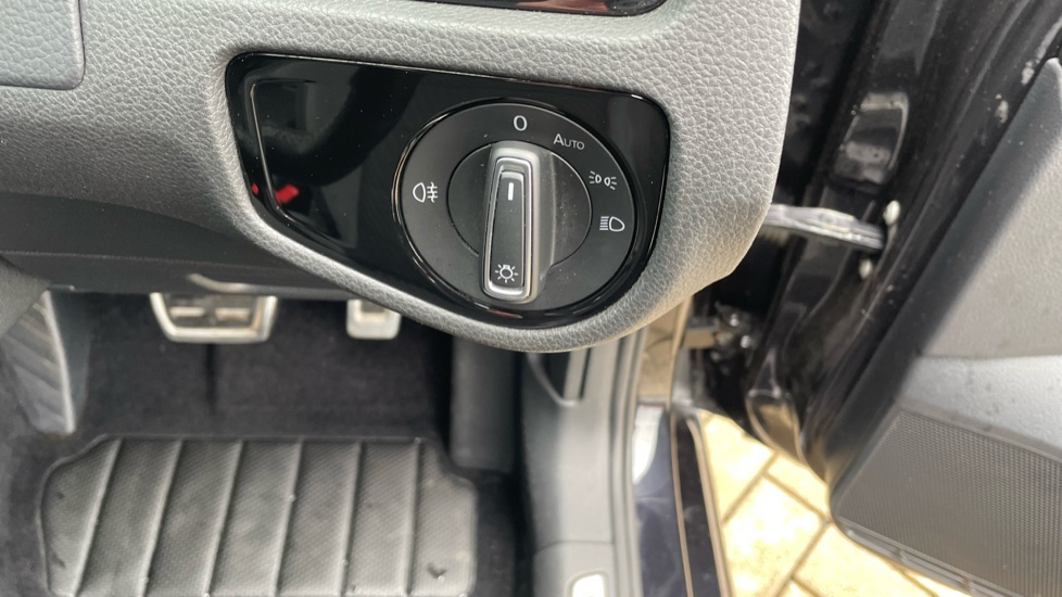 Volkswagen Golf 1.5 TSI EVO 150 R-Line 5dr DSG Petrol Hatchback - Image 26