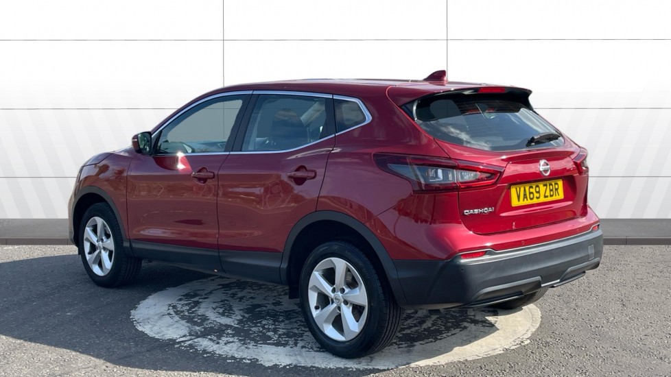 Nissan Qashqai 1.3 DiG-T Acenta Premium 5dr Petrol Hatchback - Image 2