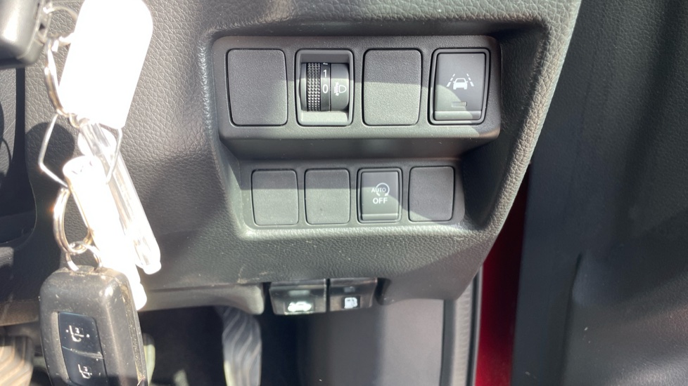 Nissan Qashqai 1.3 DiG-T Acenta Premium 5dr Petrol Hatchback - Image 25