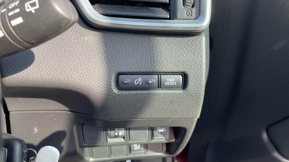 Nissan Qashqai 1.3 DiG-T Acenta Premium 5dr Petrol Hatchback - Image 27