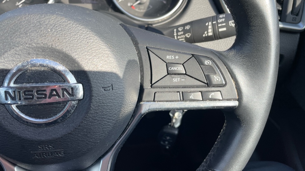 Nissan Qashqai 1.3 DiG-T Acenta Premium 5dr Petrol Hatchback - Image 28