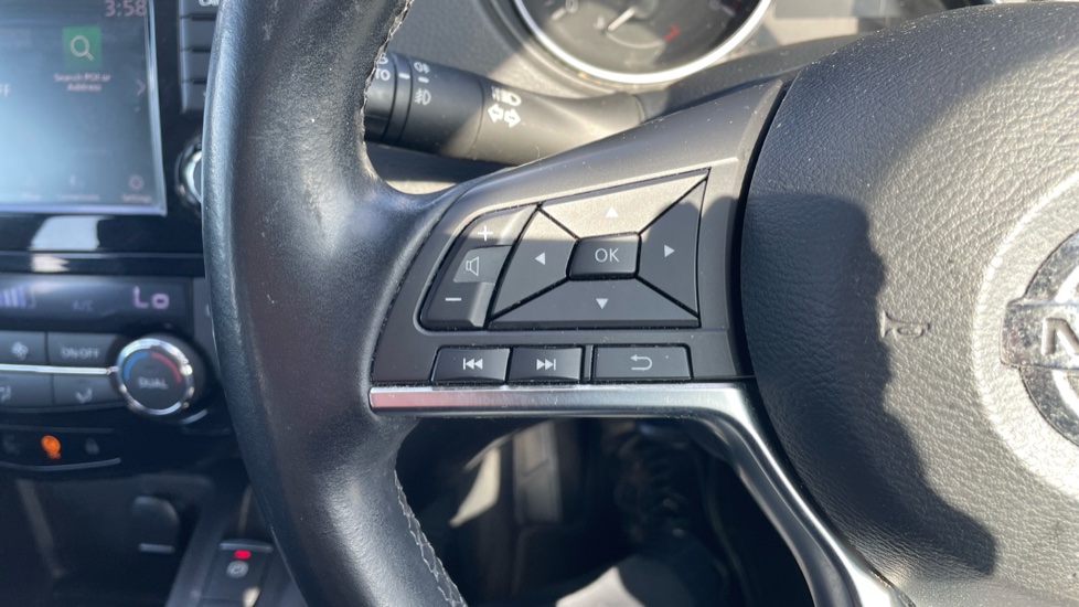 Nissan Qashqai 1.3 DiG-T Acenta Premium 5dr Petrol Hatchback - Image 29