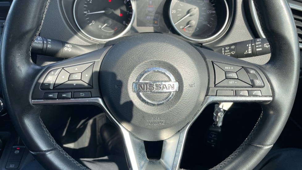 Nissan Qashqai 1.3 DiG-T Acenta Premium 5dr Petrol Hatchback - Image 30