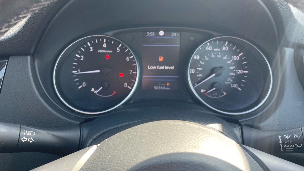 Nissan Qashqai 1.3 DiG-T Acenta Premium 5dr Petrol Hatchback - Image 31