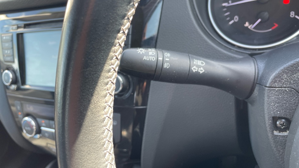 Nissan Qashqai 1.3 DiG-T Acenta Premium 5dr Petrol Hatchback - Image 32