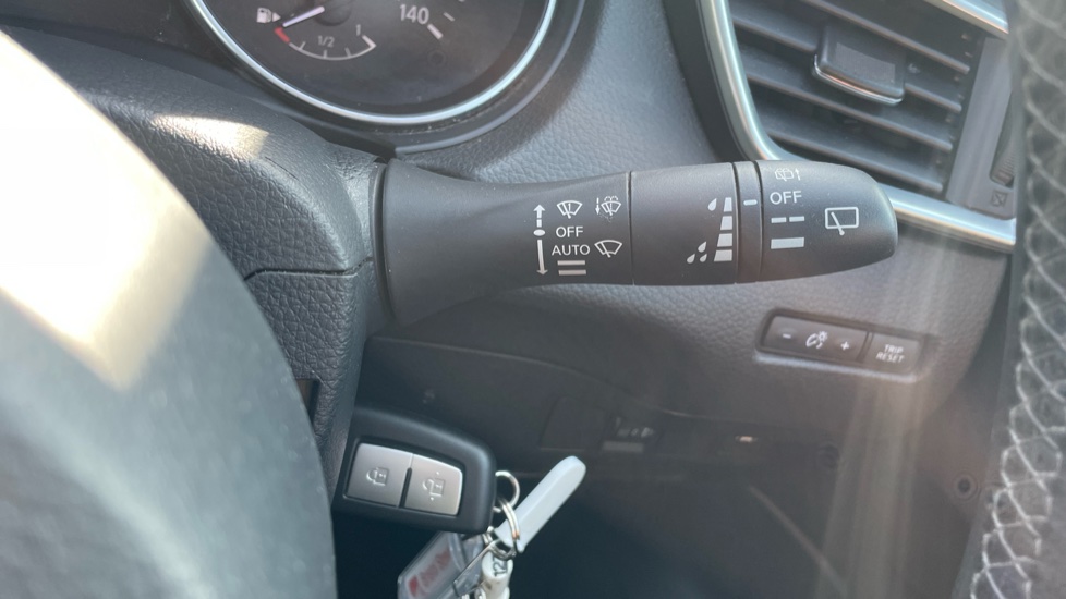 Nissan Qashqai 1.3 DiG-T Acenta Premium 5dr Petrol Hatchback - Image 33
