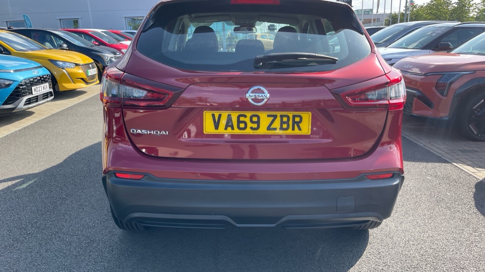 Nissan Qashqai 1.3 DiG-T Acenta Premium 5dr Petrol Hatchback - Image 47