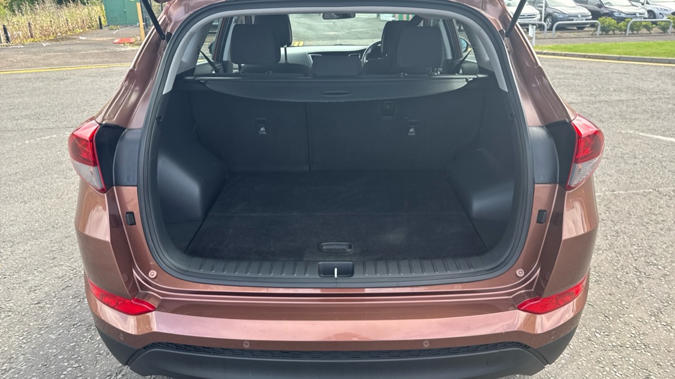Hyundai TUCSON 1.7 CRDi Blue Drive SE Nav 5dr 2WD Diesel Estate - Image 4