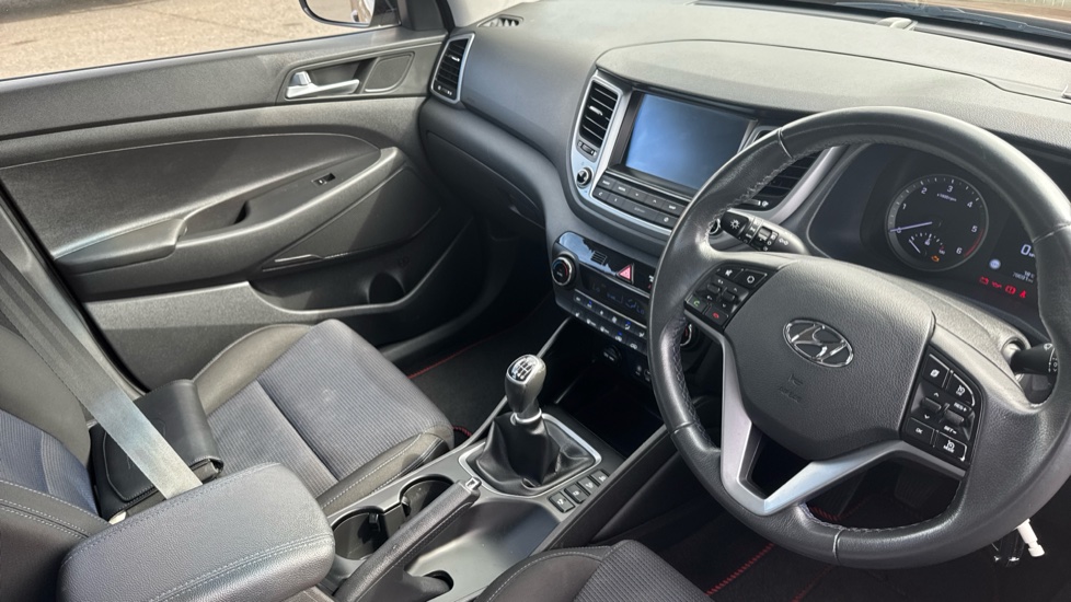 Hyundai TUCSON 1.7 CRDi Blue Drive SE Nav 5dr 2WD Diesel Estate - Image 11