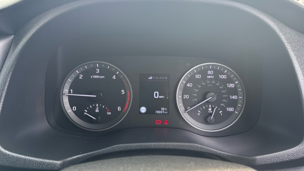 Hyundai TUCSON 1.7 CRDi Blue Drive SE Nav 5dr 2WD Diesel Estate - Image 18