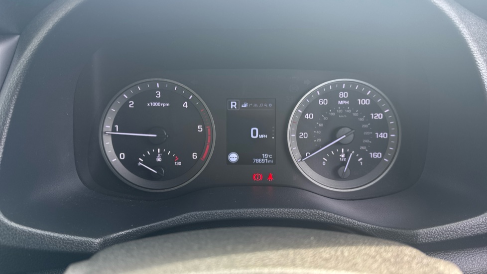 Hyundai TUCSON 1.7 CRDi Blue Drive SE Nav 5dr 2WD Diesel Estate - Image 28