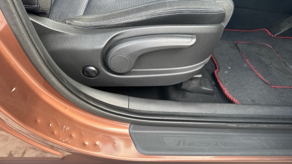 Hyundai TUCSON 1.7 CRDi Blue Drive SE Nav 5dr 2WD Diesel Estate - Image 31