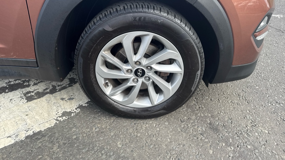 Hyundai TUCSON 1.7 CRDi Blue Drive SE Nav 5dr 2WD Diesel Estate - Image 32