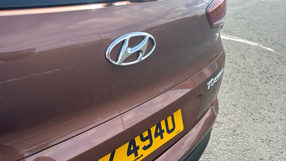 Hyundai TUCSON 1.7 CRDi Blue Drive SE Nav 5dr 2WD Diesel Estate - Image 38