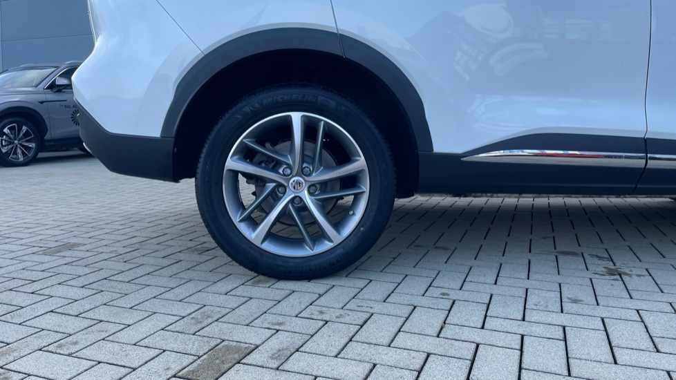 MG HS 1.5 T-GDI Excite 5dr DCT Petrol Hatchback - Image 7