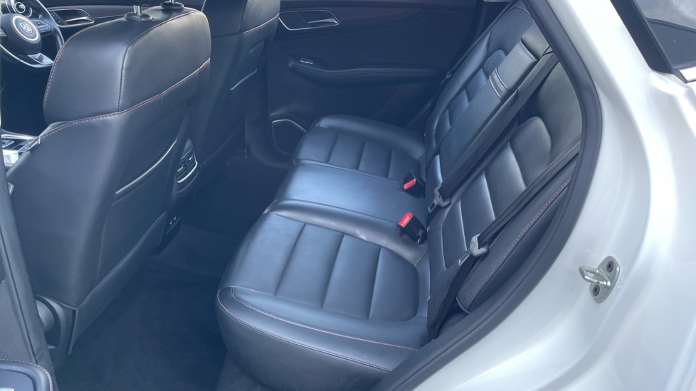 MG HS 1.5 T-GDI Excite 5dr DCT Petrol Hatchback - Image 16