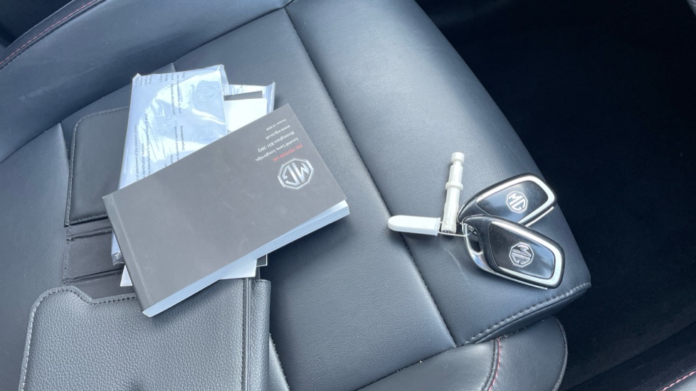 MG HS 1.5 T-GDI Excite 5dr DCT Petrol Hatchback - Image 19