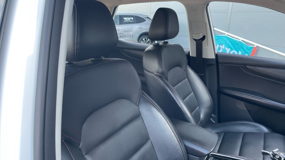 MG HS 1.5 T-GDI Excite 5dr DCT Petrol Hatchback - Image 24