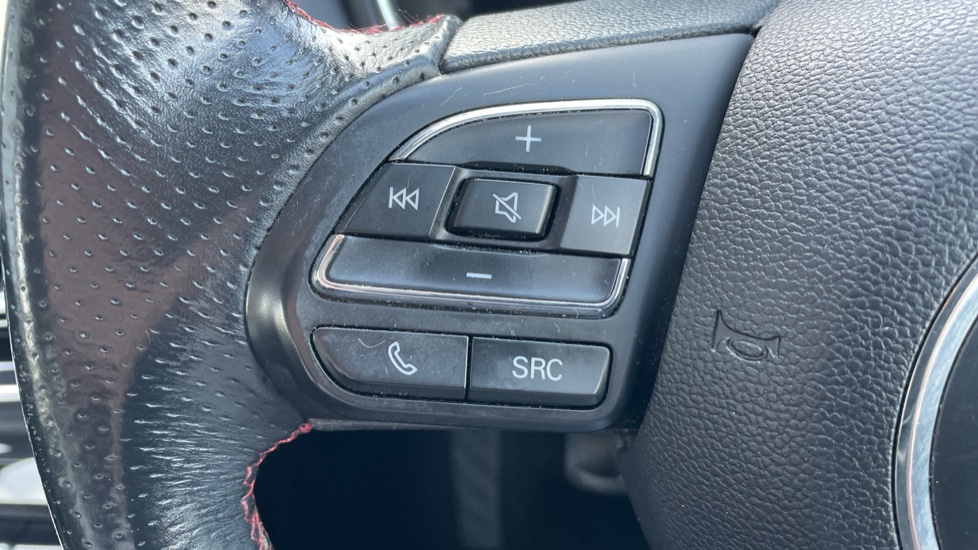 MG HS 1.5 T-GDI Excite 5dr DCT Petrol Hatchback - Image 27