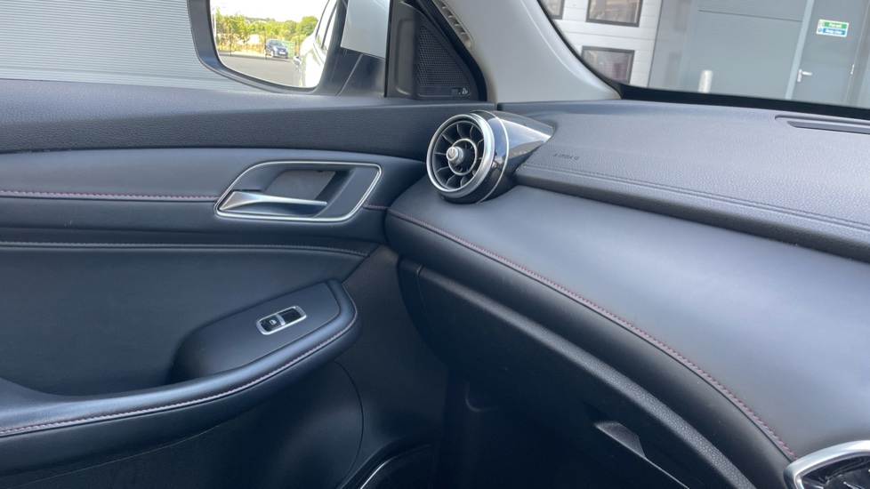 MG HS 1.5 T-GDI Excite 5dr DCT Petrol Hatchback - Image 47