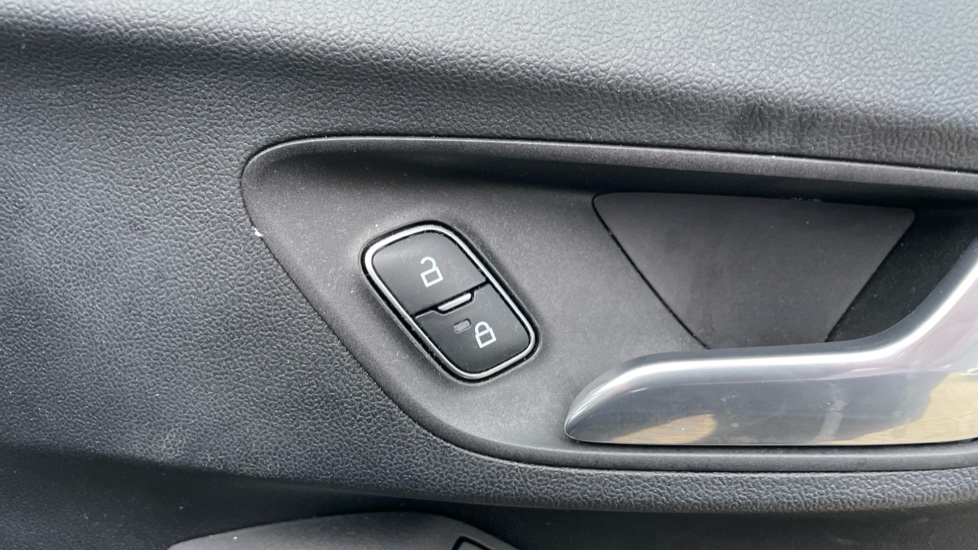 Ford Puma 1.0 EcoBoost Hybrid mHEV 155 ST-Line X 5dr Petrol Hatchback - Image 26
