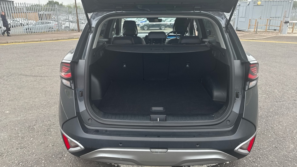 Kia Sportage 1.6T GDi HEV 3 5dr Auto Hybrid Estate - Image 4