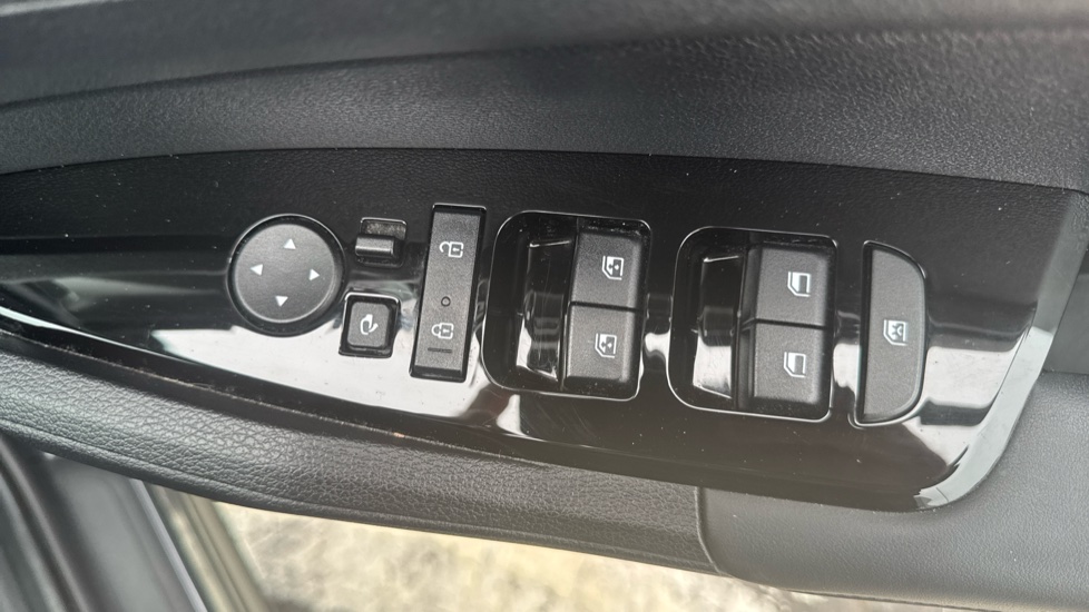 Kia Sportage 1.6T GDi HEV 3 5dr Auto Hybrid Estate - Image 41