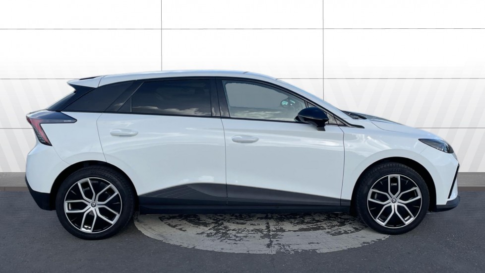 MG MG4 150kW Trophy EV Long Range 64kWh 5dr Auto Electric Hatchback - Image 5