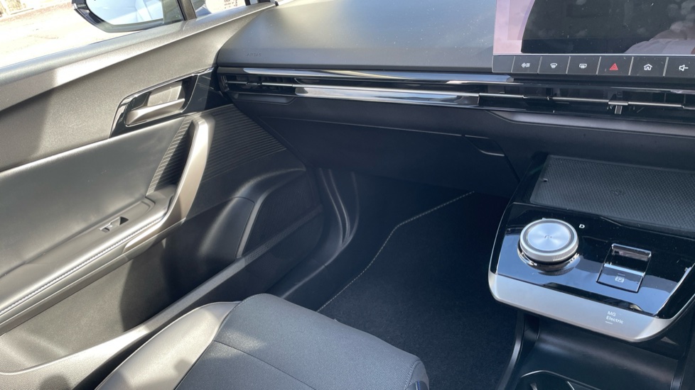 MG MG4 150kW Trophy EV Long Range 64kWh 5dr Auto Electric Hatchback - Image 14