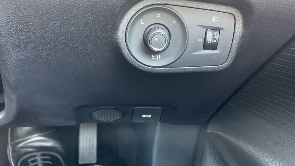 MG MG4 150kW Trophy EV Long Range 64kWh 5dr Auto Electric Hatchback - Image 29