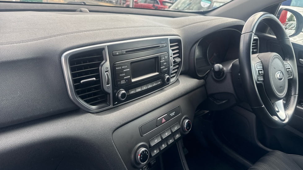 Kia Sportage 1.6 GDi 1 5dr Petrol Estate - Image 14
