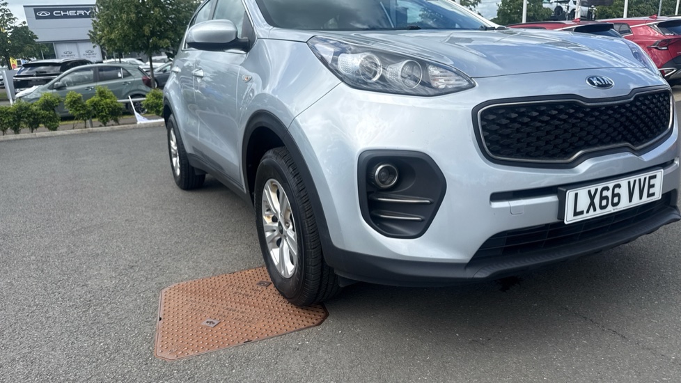 Kia Sportage 1.6 GDi 1 5dr Petrol Estate - Image 24