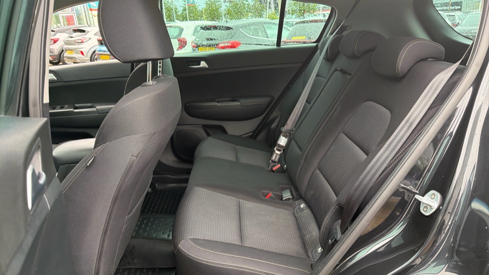 Kia Sportage 1.6 GDi ISG 2 5dr Petrol Estate - Image 16