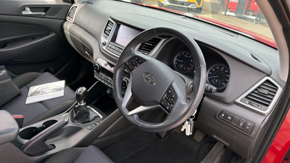 Hyundai TUCSON 1.6 GDi Blue Drive SE Nav 5dr 2WD Petrol Estate - Image 11