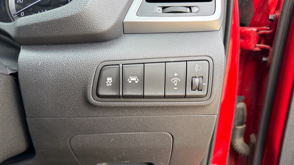 Hyundai TUCSON 1.6 GDi Blue Drive SE Nav 5dr 2WD Petrol Estate - Image 38