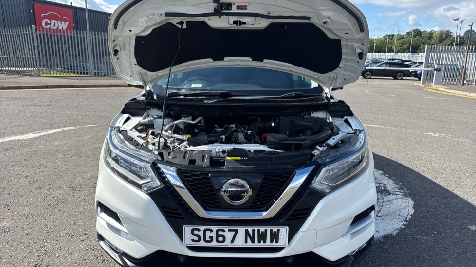 Nissan Qashqai 1.2 DiG-T Tekna 5dr Petrol Hatchback - Image 8