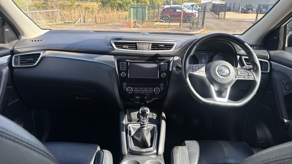Nissan Qashqai 1.2 DiG-T Tekna 5dr Petrol Hatchback - Image 10