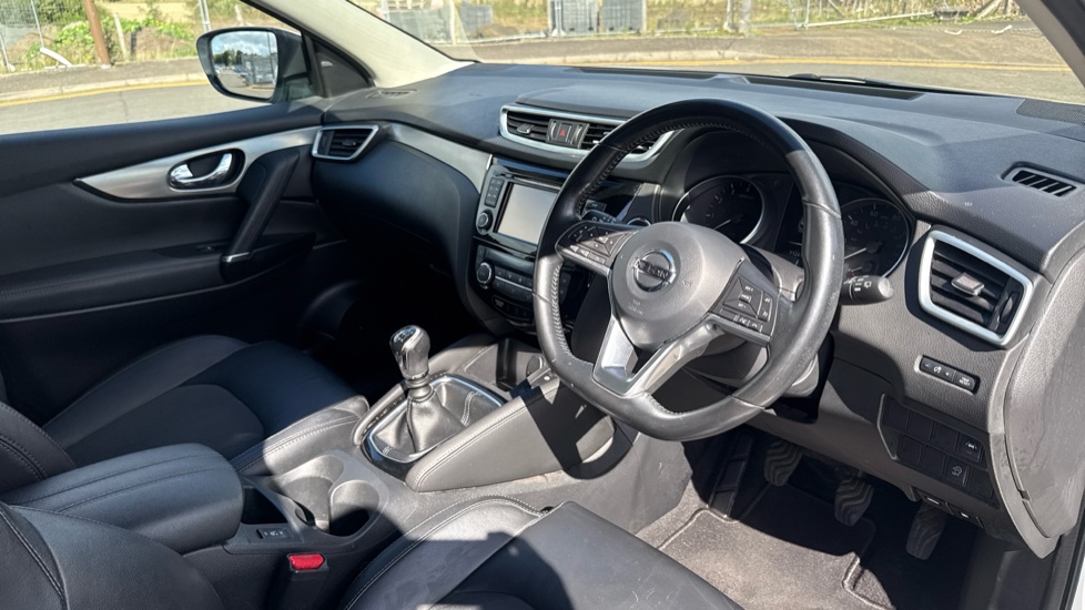 Nissan Qashqai 1.2 DiG-T Tekna 5dr Petrol Hatchback - Image 11
