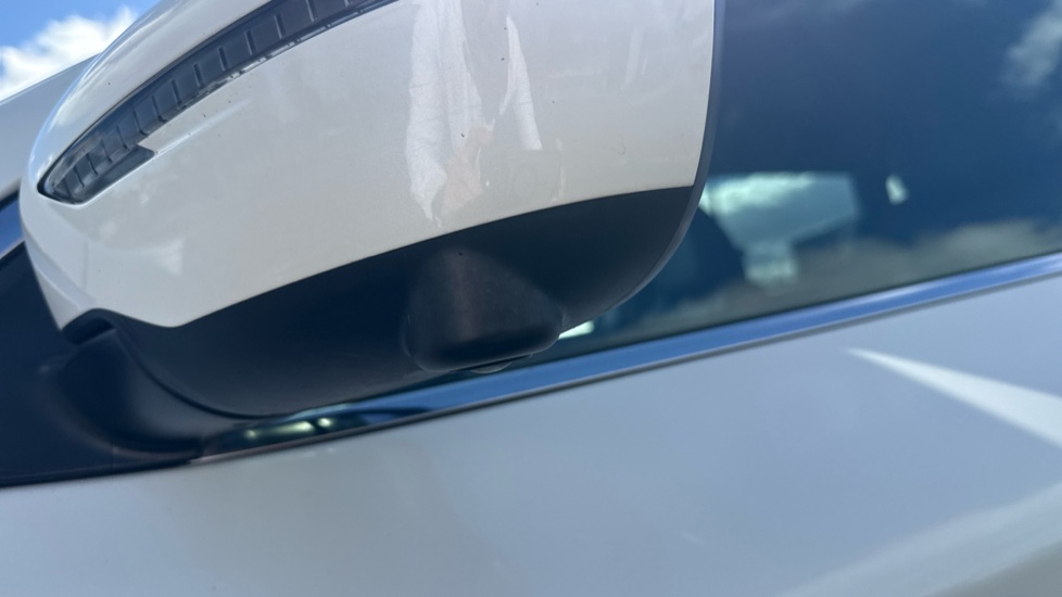 Nissan Qashqai 1.2 DiG-T Tekna 5dr Petrol Hatchback - Image 21