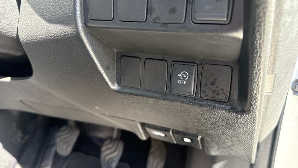 Nissan Qashqai 1.2 DiG-T Tekna 5dr Petrol Hatchback - Image 39