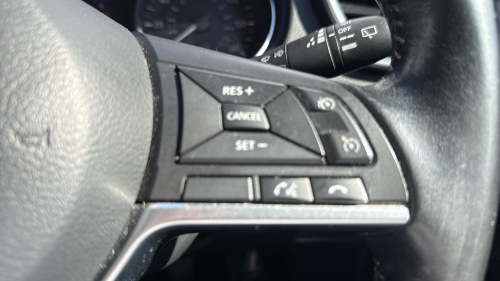 Nissan Qashqai 1.2 DiG-T Tekna 5dr Petrol Hatchback - Image 41
