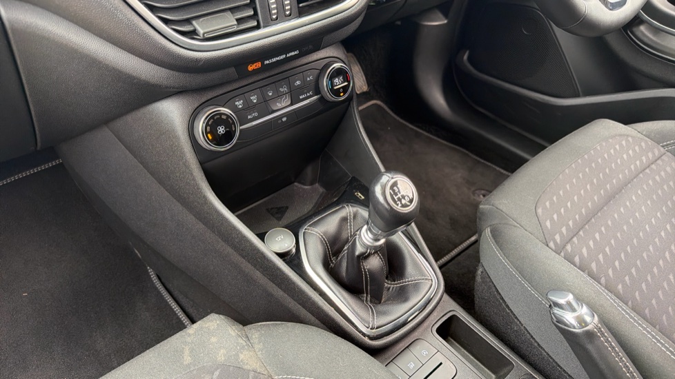 Ford Fiesta 1.0 EcoBoost Titanium 5dr Petrol Hatchback - Image 13