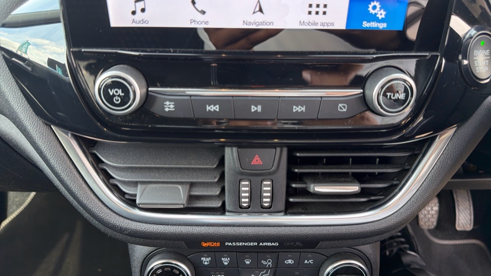 Ford Fiesta 1.0 EcoBoost Titanium 5dr Petrol Hatchback - Image 31