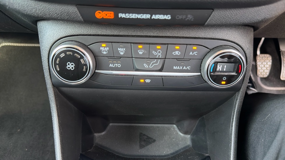 Ford Fiesta 1.0 EcoBoost Titanium 5dr Petrol Hatchback - Image 32