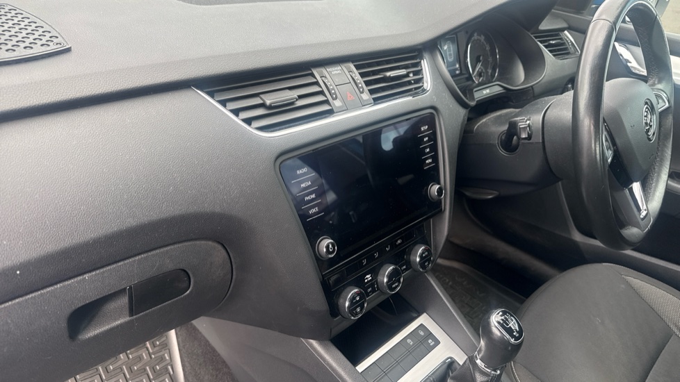 Skoda Octavia 1.6 TDI CR SE 5dr Diesel Hatchback - Image 14