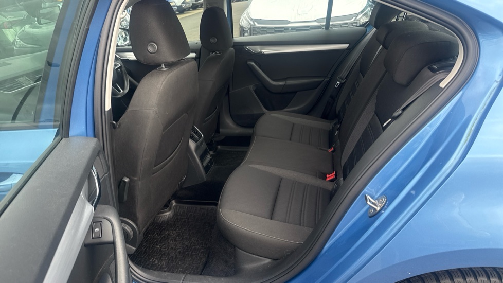 Skoda Octavia 1.6 TDI CR SE 5dr Diesel Hatchback - Image 16