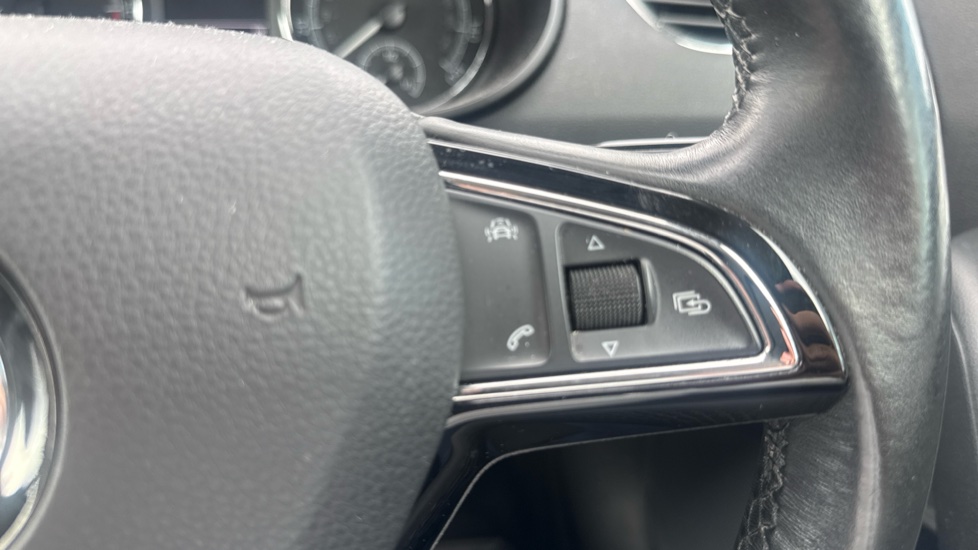 Skoda Octavia 1.6 TDI CR SE 5dr Diesel Hatchback - Image 33