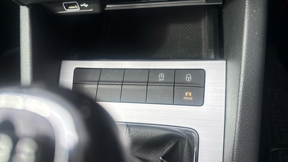 Skoda Octavia 1.6 TDI CR SE 5dr Diesel Hatchback - Image 43