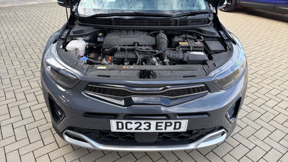 Kia Stonic 1.0T GDi 48V GT-Line S 5dr Petrol Estate - Image 8